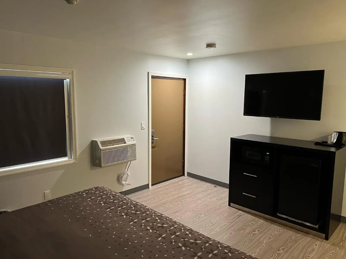 112 Motel Medford Hotel