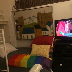 Private In Manhattan Guest house