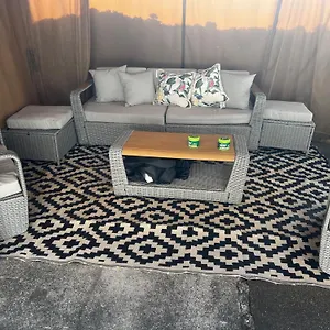 Spacious Comfy In Cozy Classy Duplex Guest house