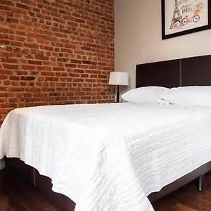 Private Bedroom In City Hostel