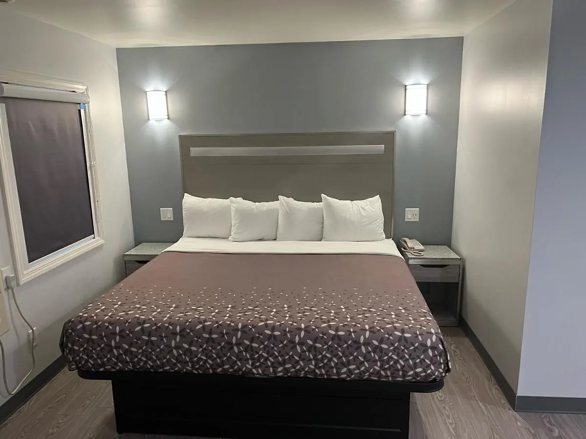 112 Motel 메드퍼드 호텔