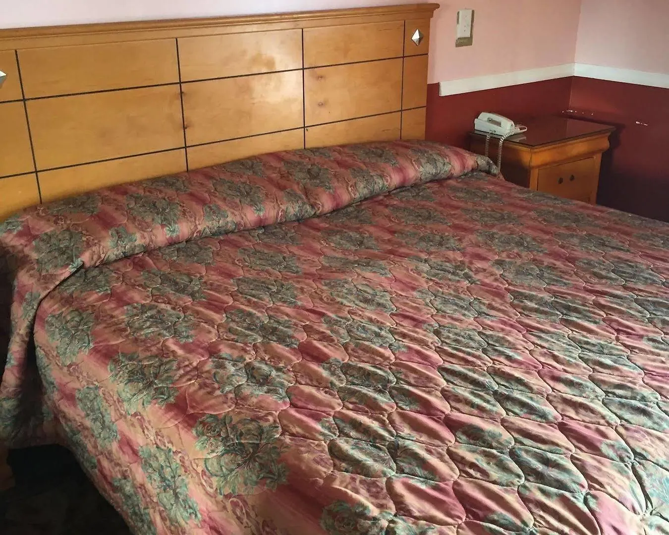 112 Motel Medford 3*,
